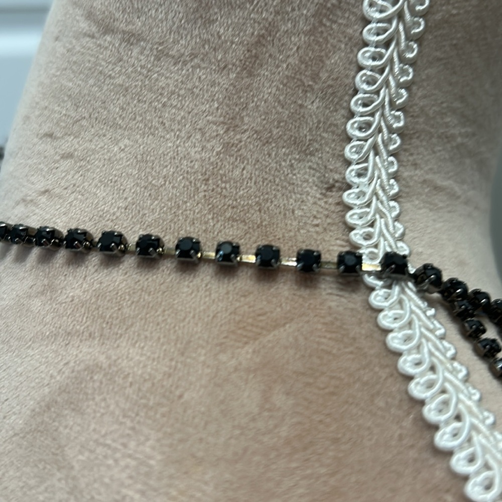 Cat Deeley Vintage Black Necklace - Picture 4 of 6